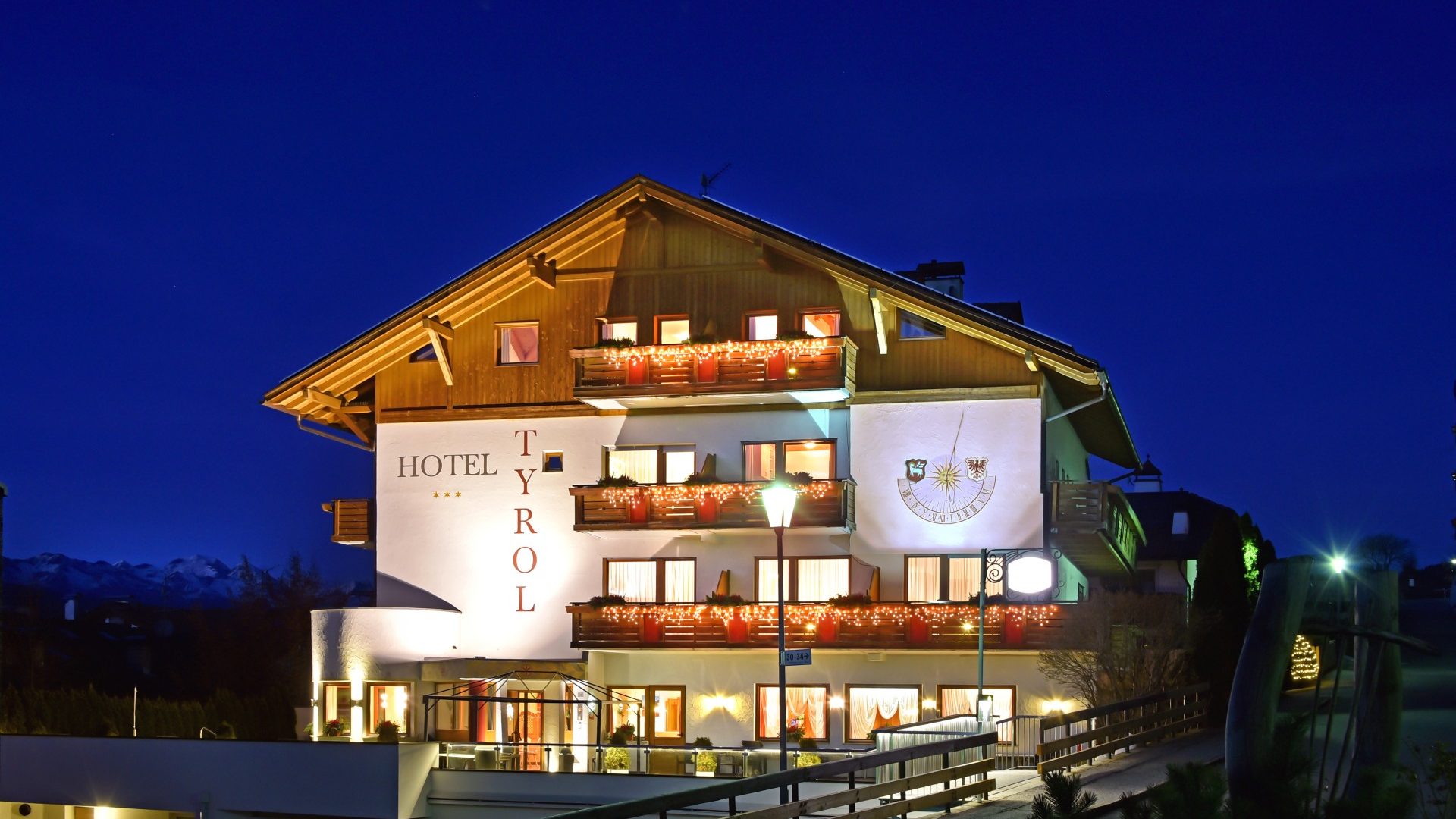 hotel tyrol bei nacht x